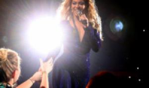 Бейонсе, Леди Гага и Coldplay выступили на Суперкубке-2016