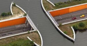 В Нидерландах возникла рекордная очередь из нефтяных танкеров