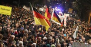 Три тысячи человек приняли участие в акциях против политики Меркель